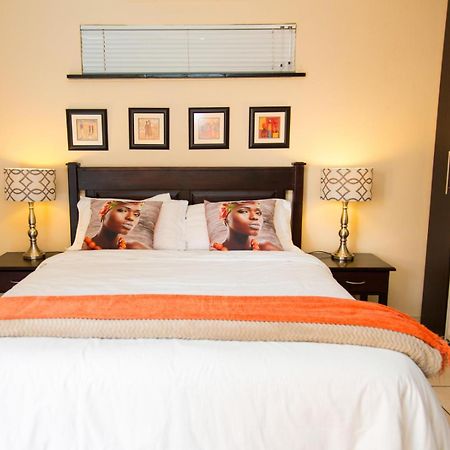 Sollunaa Guesthouse Sandton Eksteriør billede